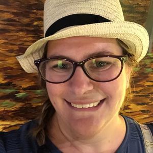 Meet your Posher, Dana